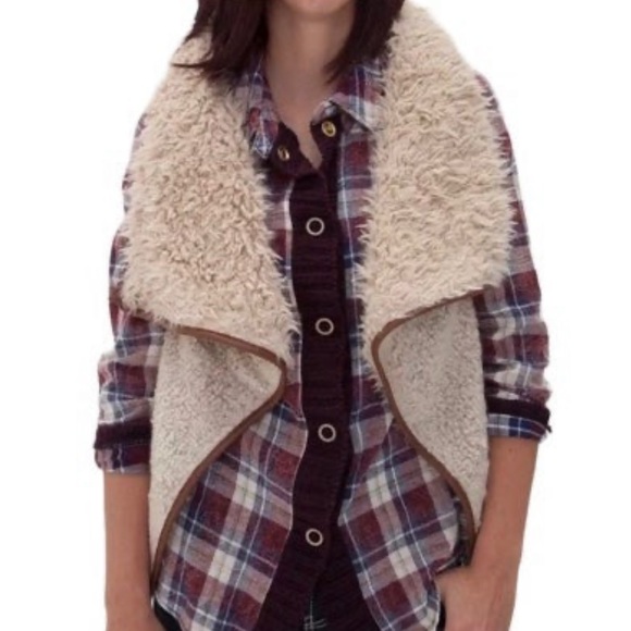 Anthropologie Love Tree Teddy Faux Fur Leather Vest - Picture 4 of 9